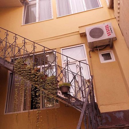 Inga's Apartment Tbilisi Bagian luar foto